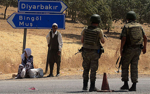 Turquía anuncia un toque de queda en una región de mayoría kurda